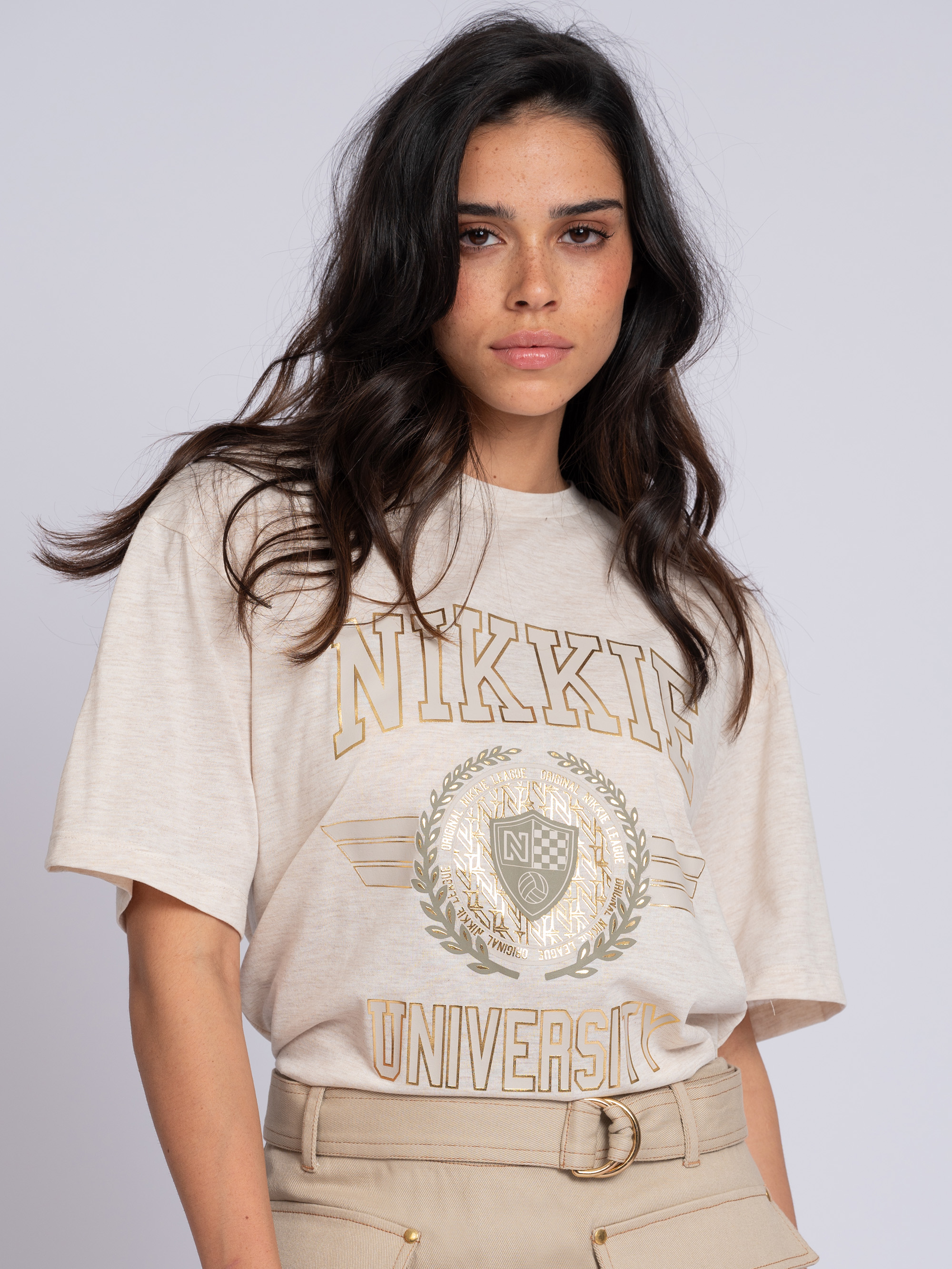 T-shirt met NIKKIE university print