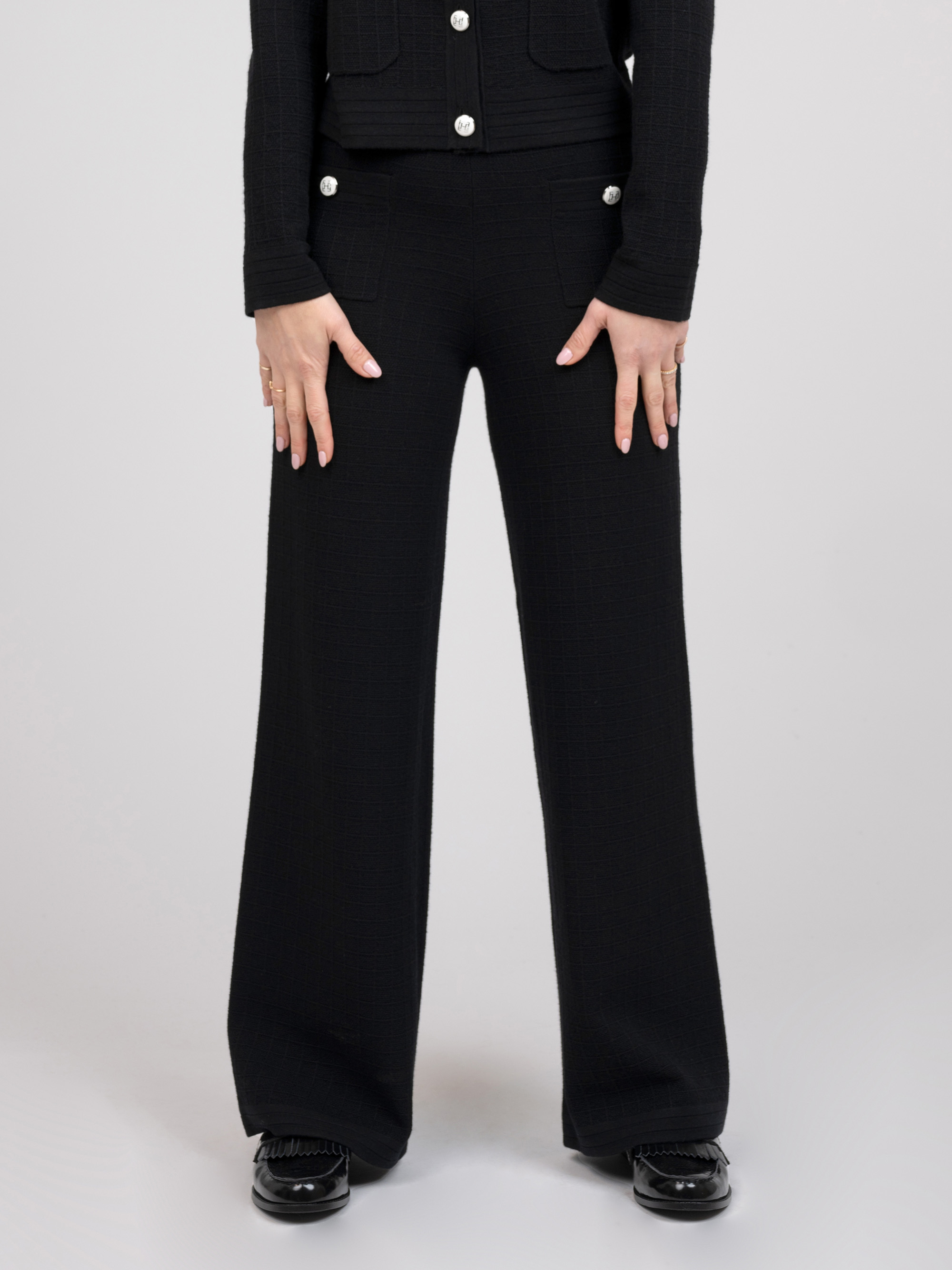 High waist pants with elastic waistband 