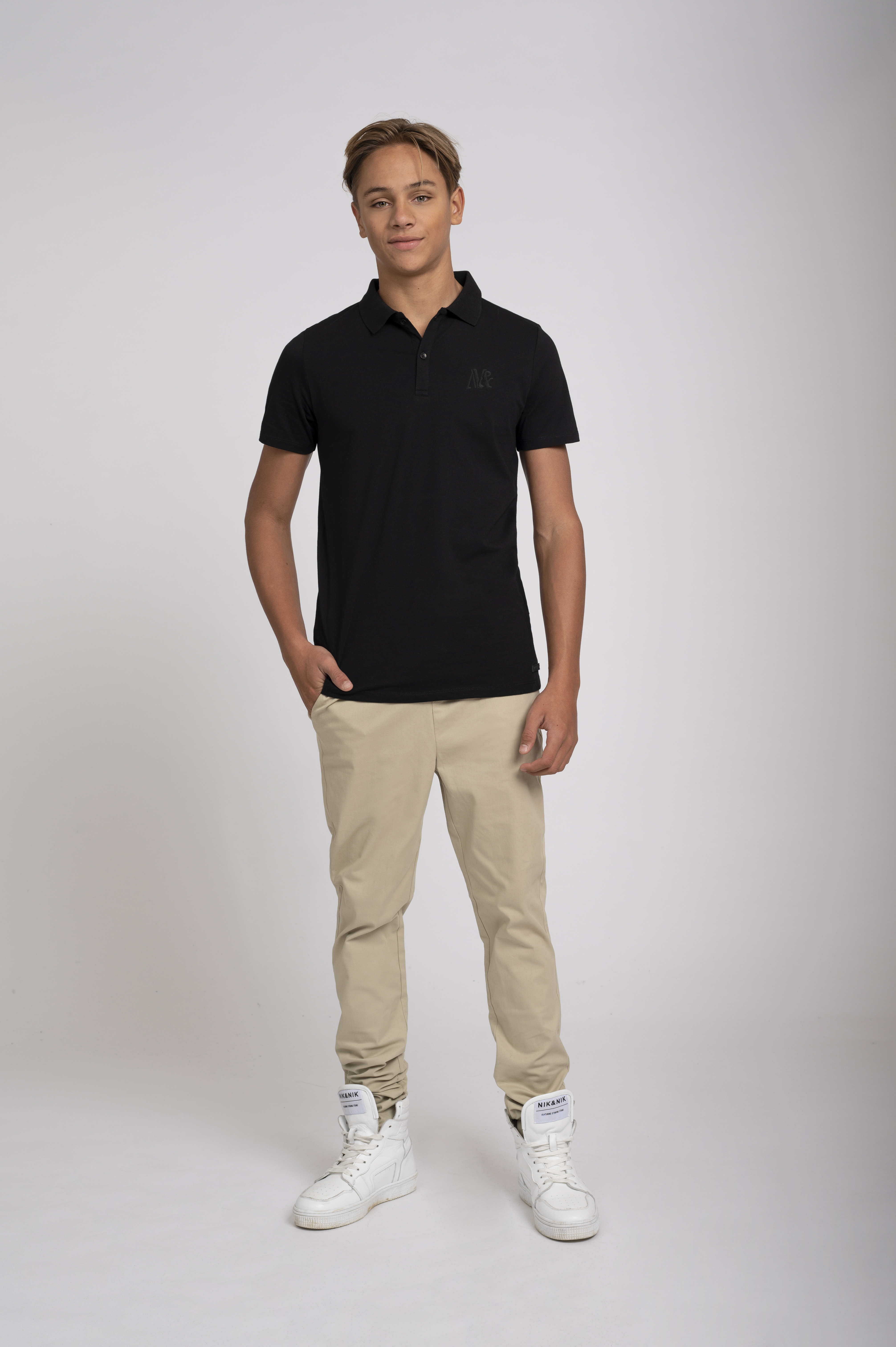 Straight trousers with mid rise and cord