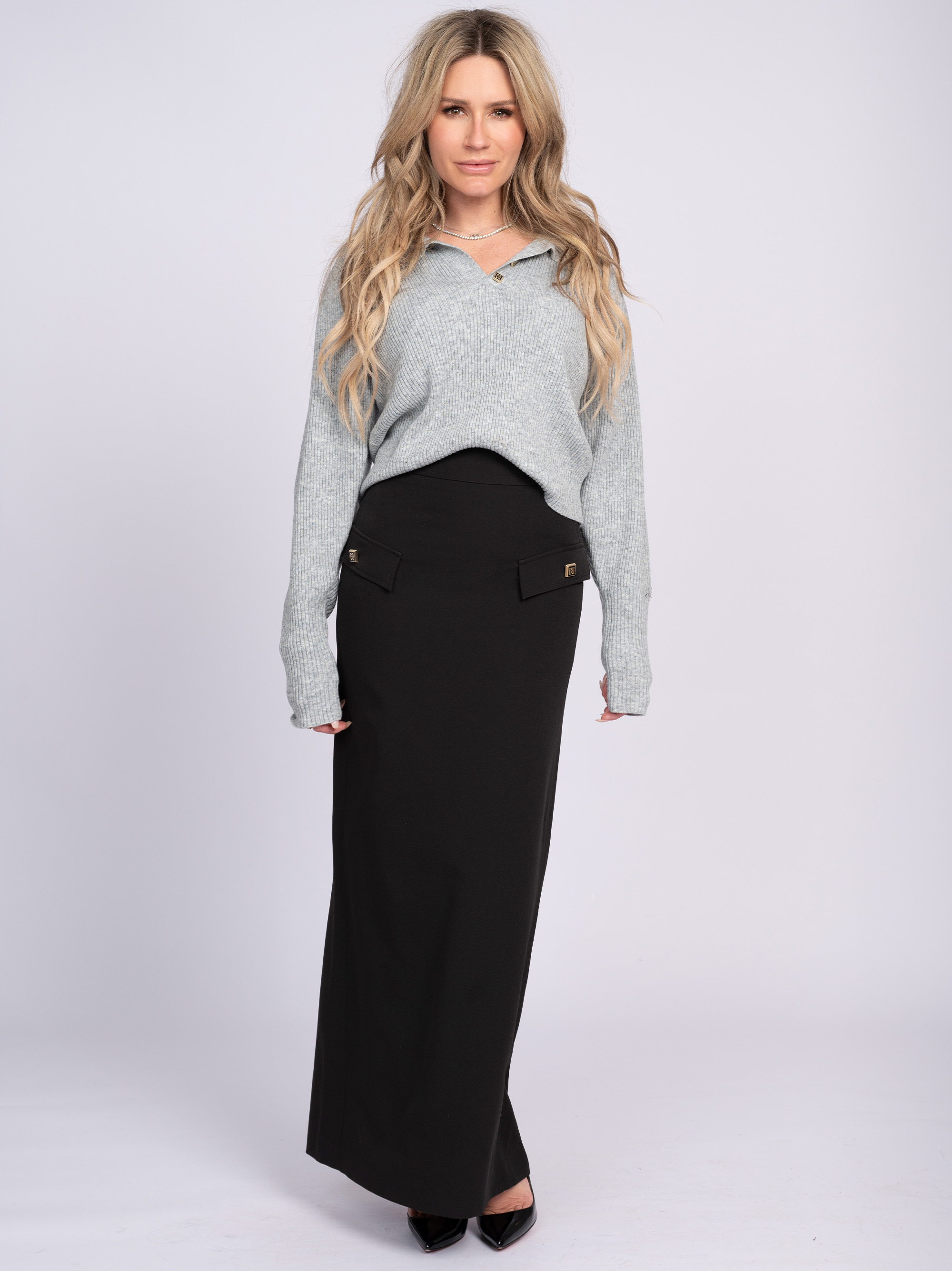 Maxi skirt with slit at the back