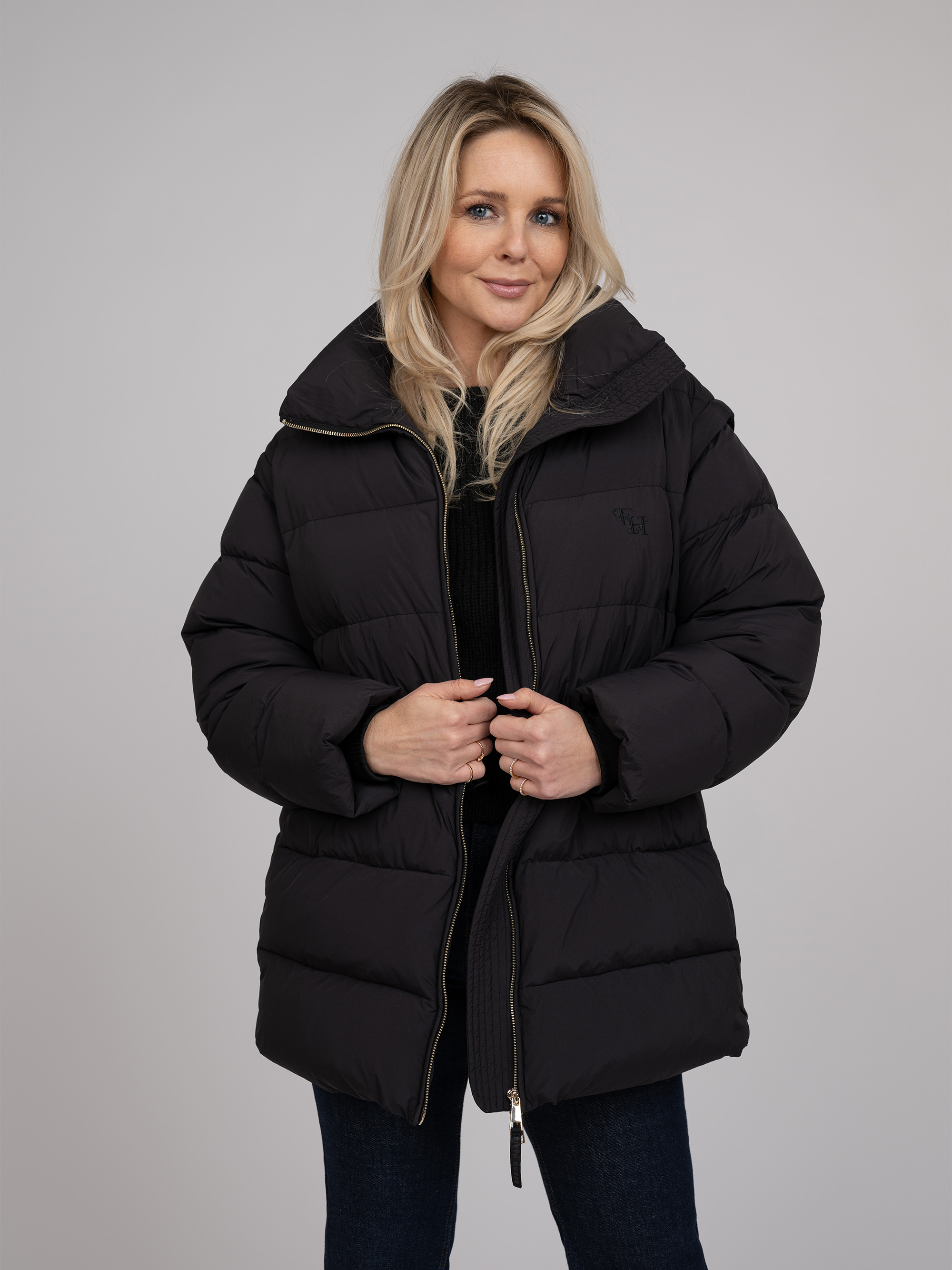 Puffer coat with hood and tailored waist