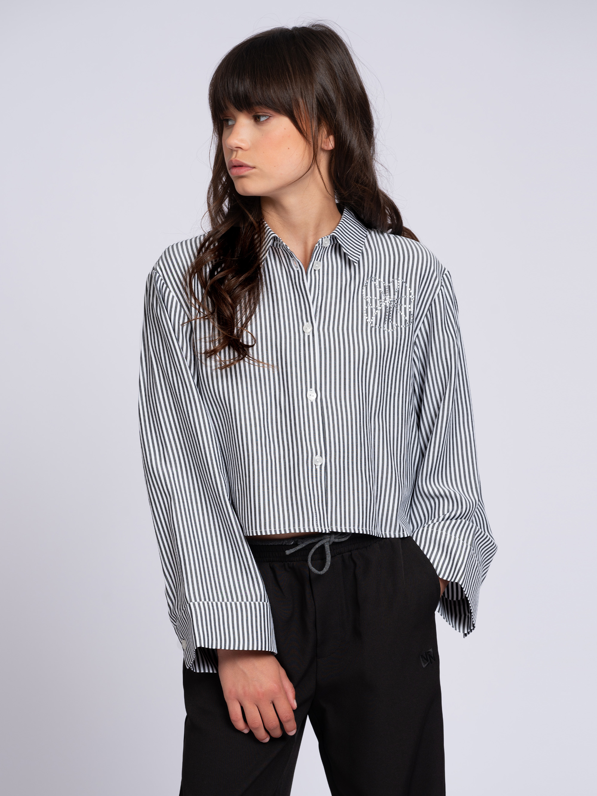 Cropped blouse with wide sleeves and rhinestone details