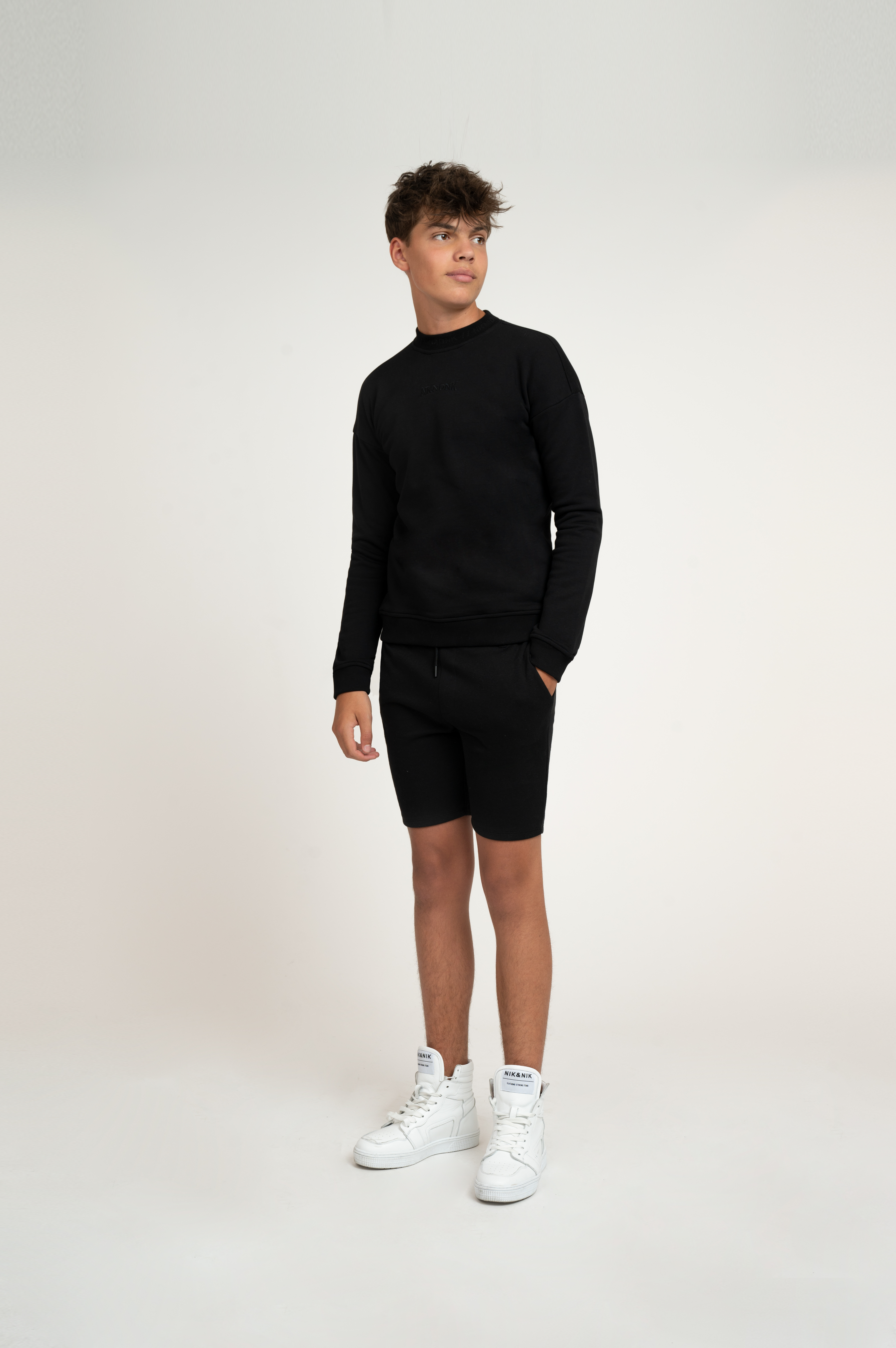 Mid rise shorts with cord