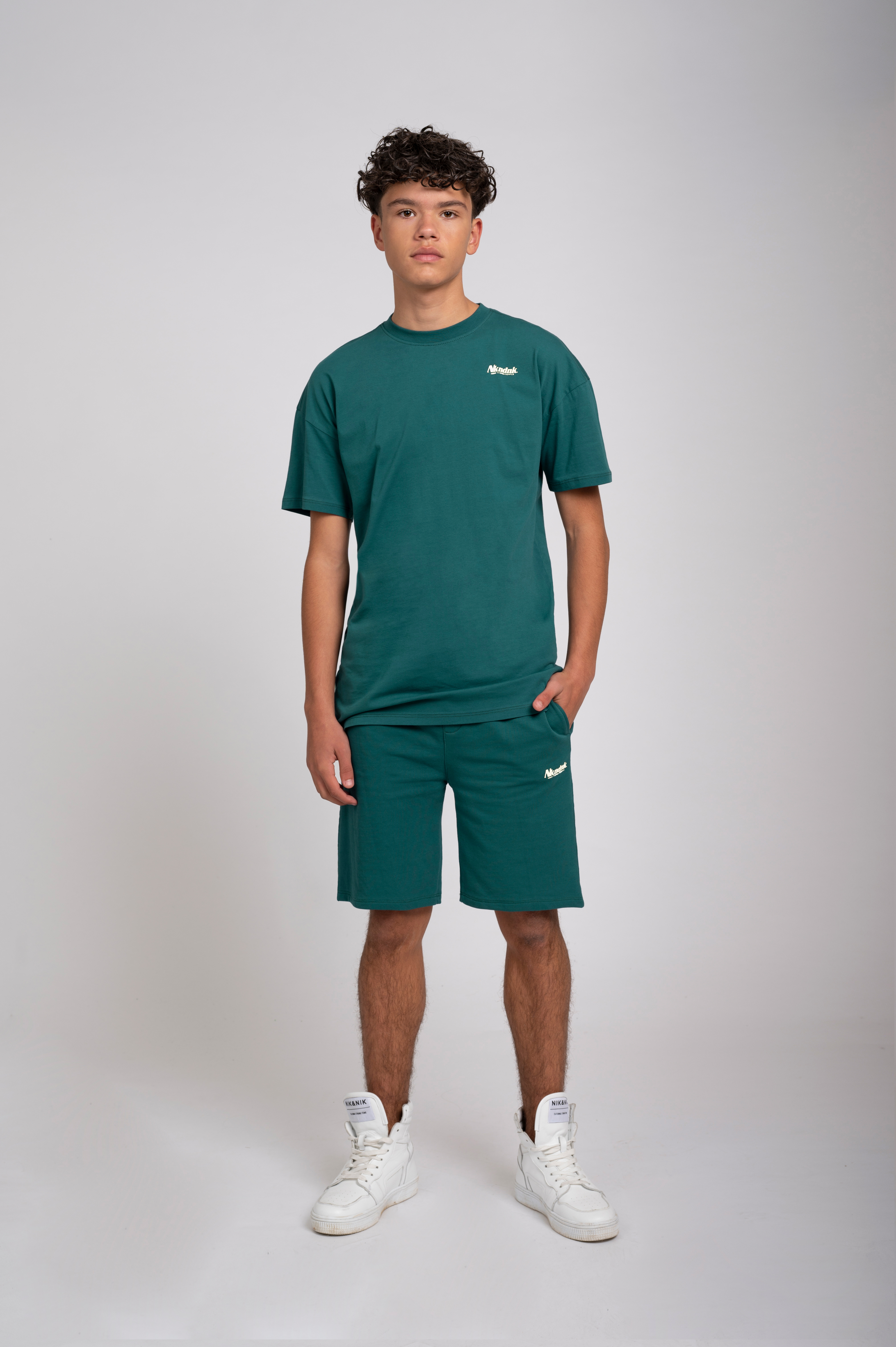 Mid rise short with cord