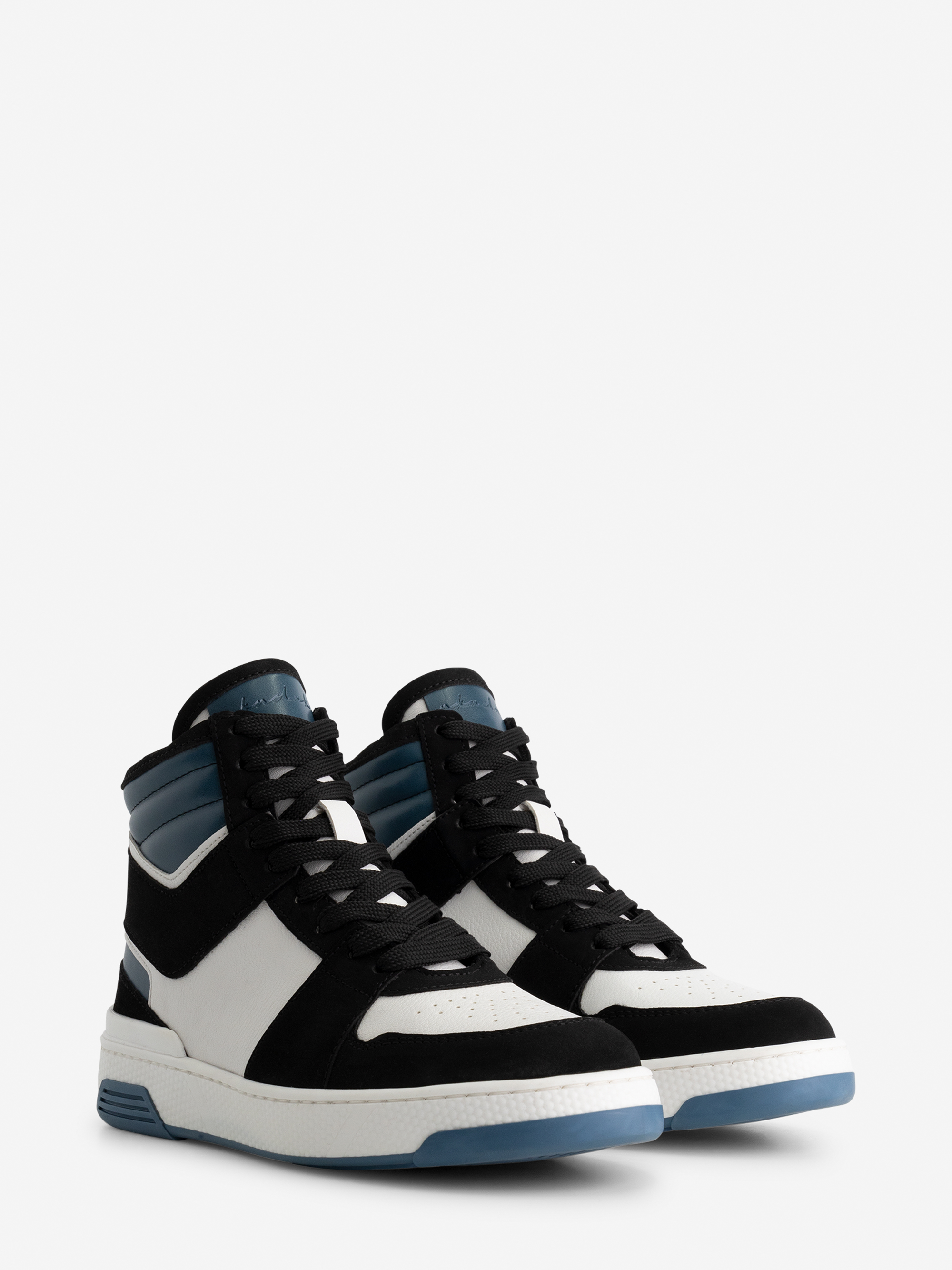   Hoge sneaker met veters 