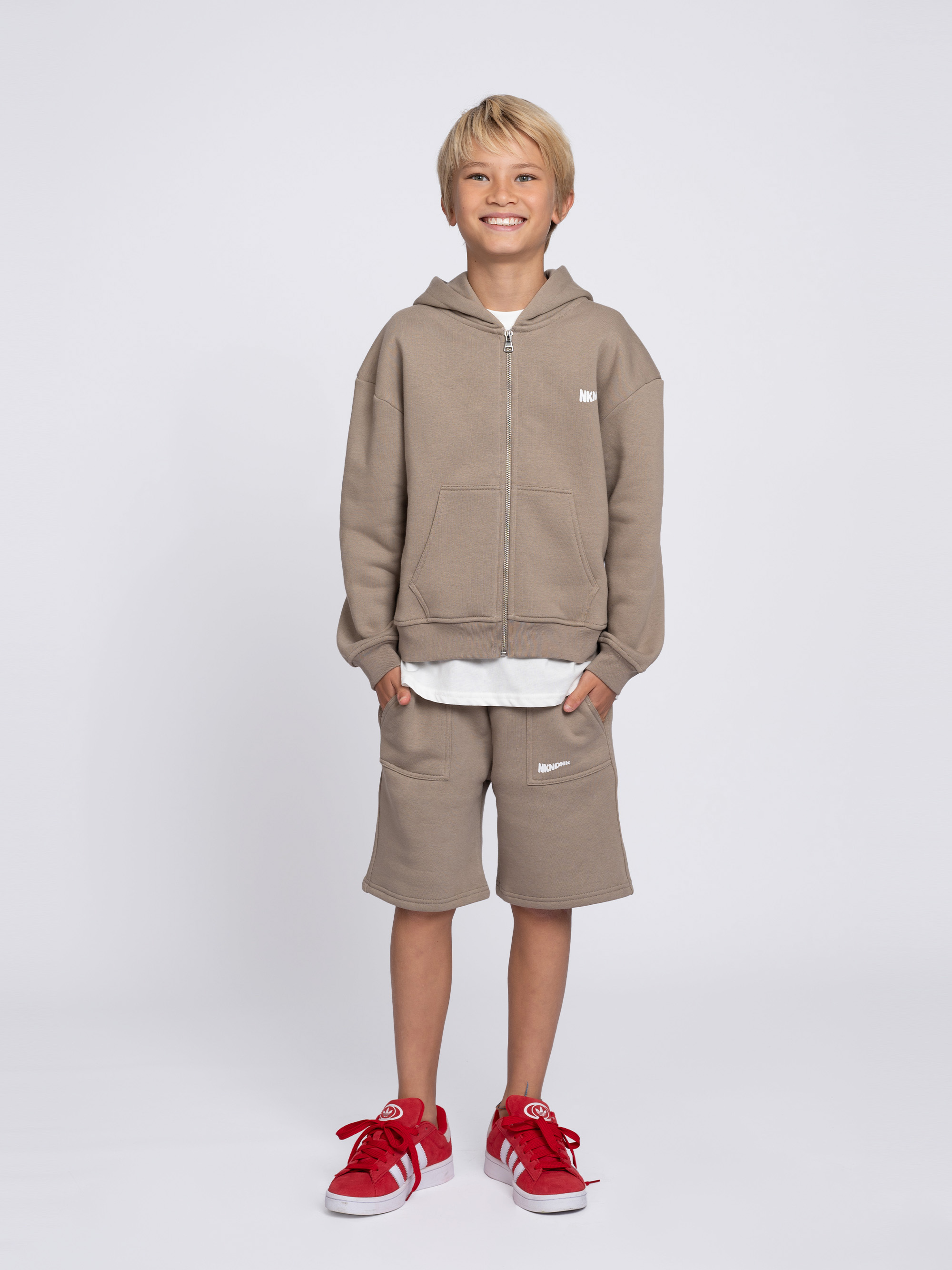 Sweat shorts with elastic waistband