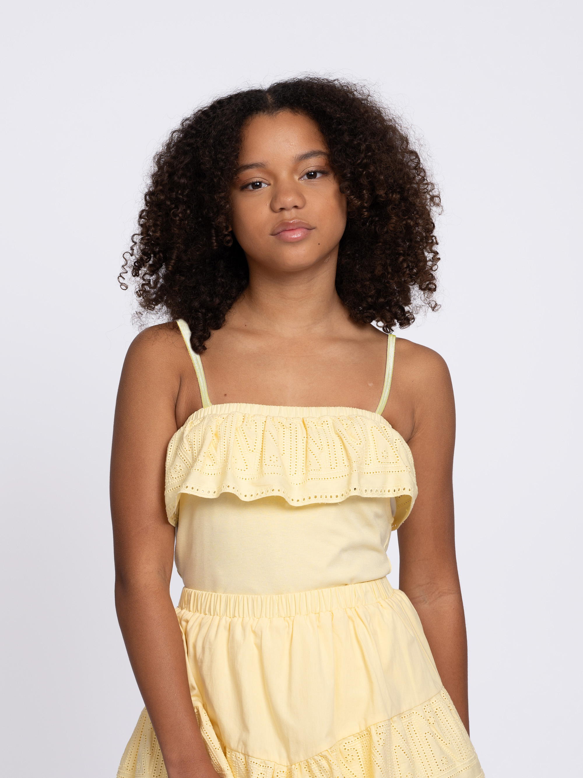 Top met volant en broderie