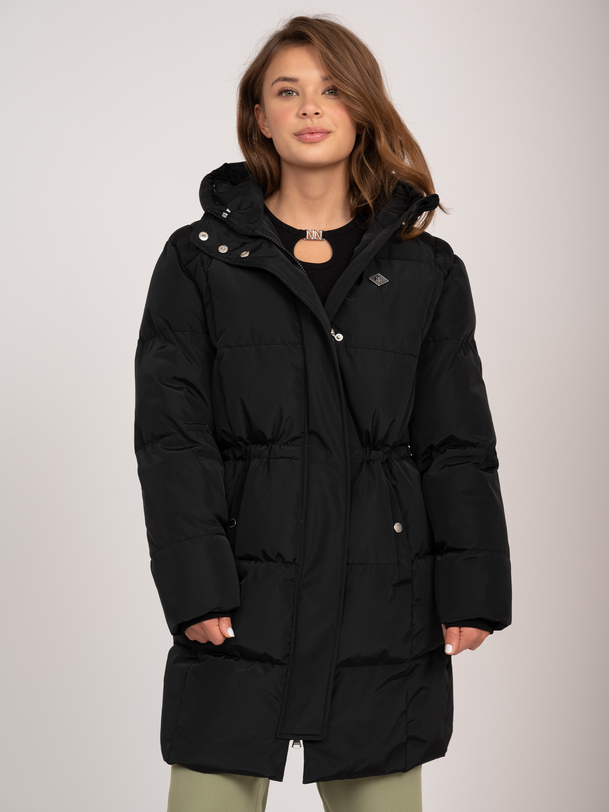 Puffer jacket with hood and tailored waist