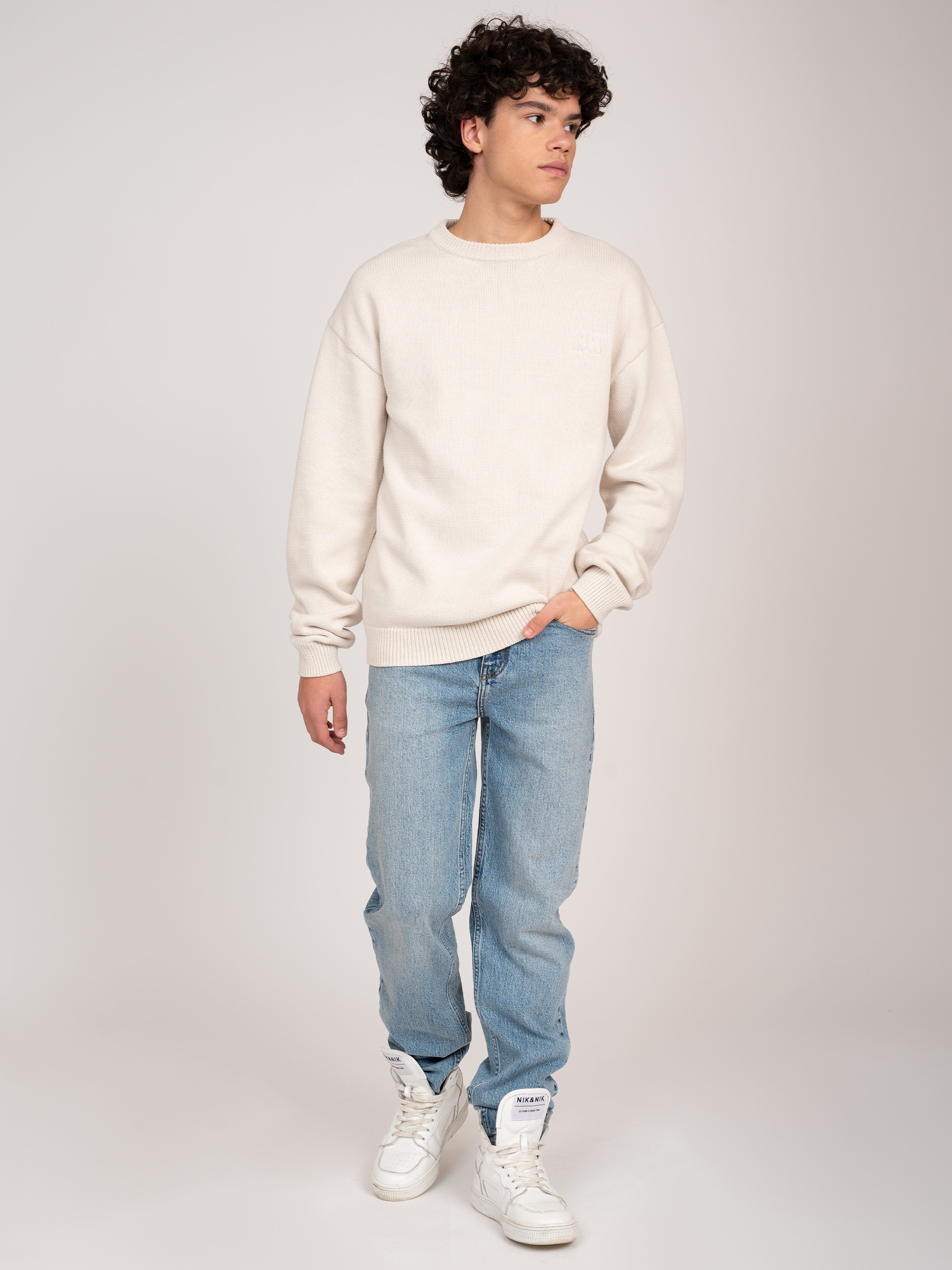 Mid rise denim jeans
