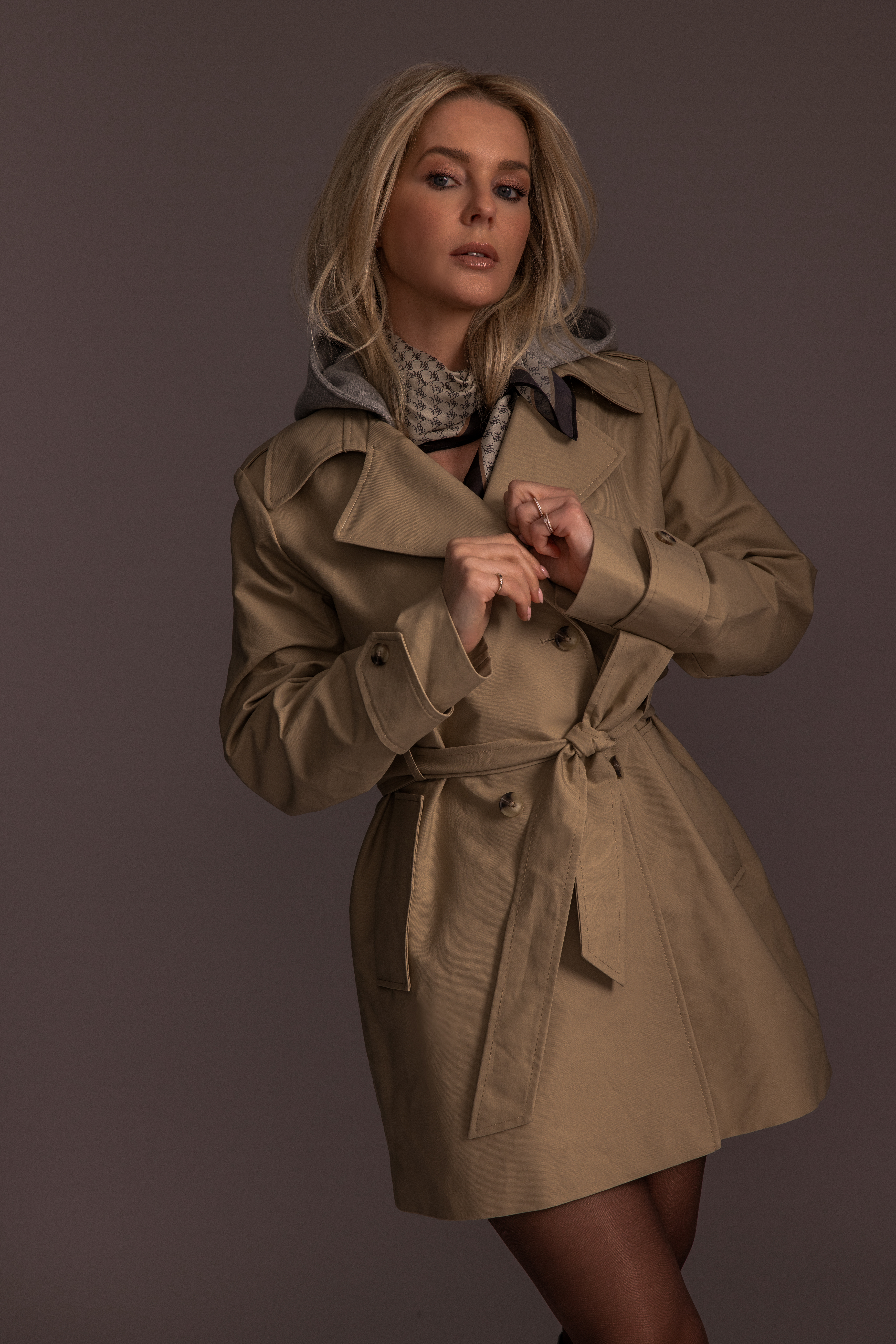 Trenchcoat with hood made of sweatshirt fabric and belt