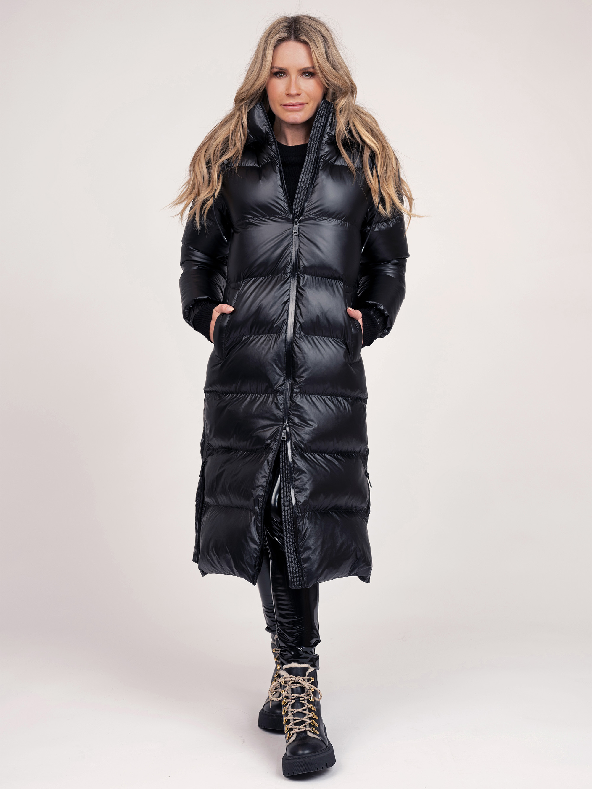 Long puffer jacket with metallic look