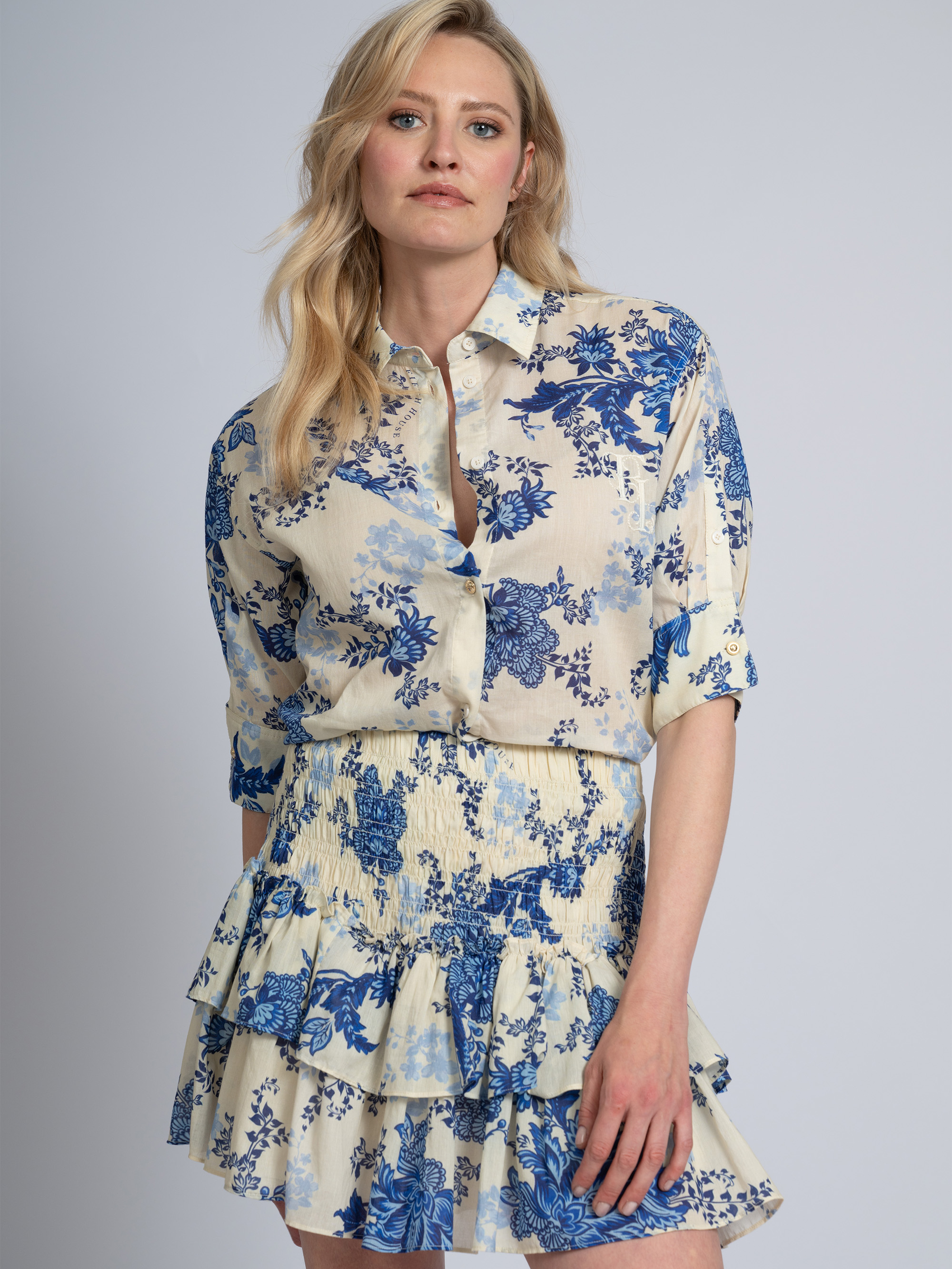 Layered skirt with floral print and smock