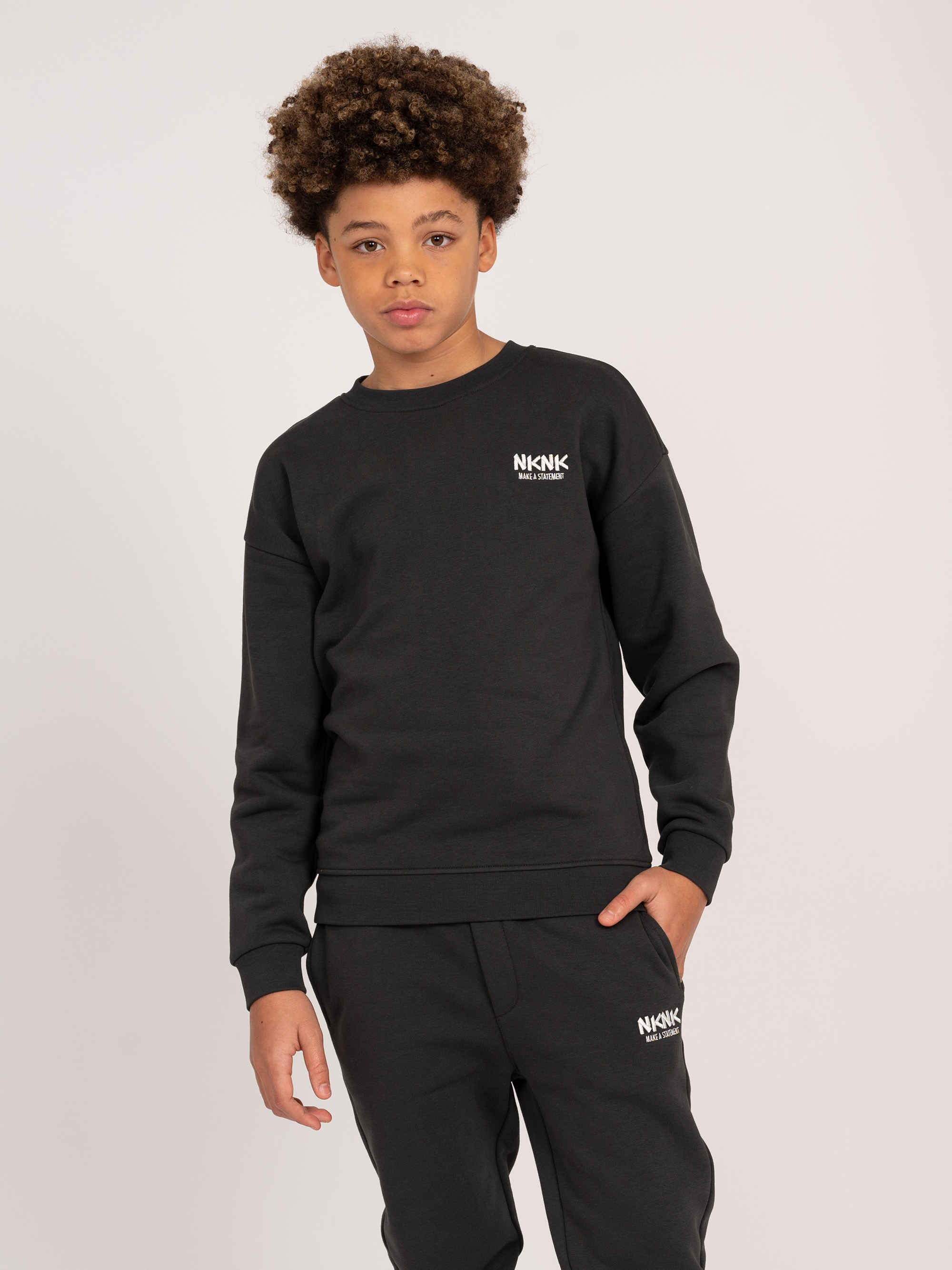 Sweatshirt with embroidery logo