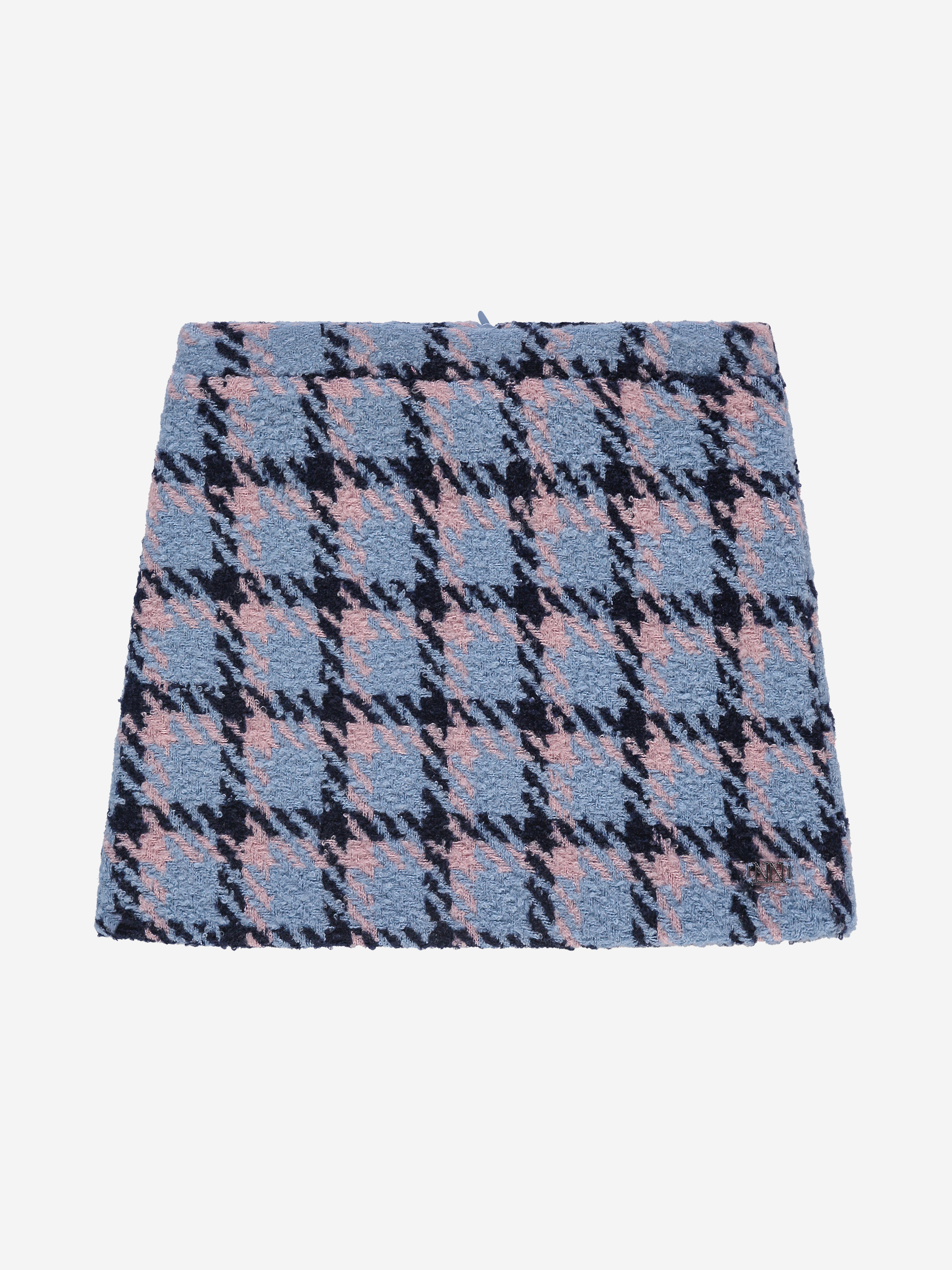 Short fitted skirt with checkered pattern