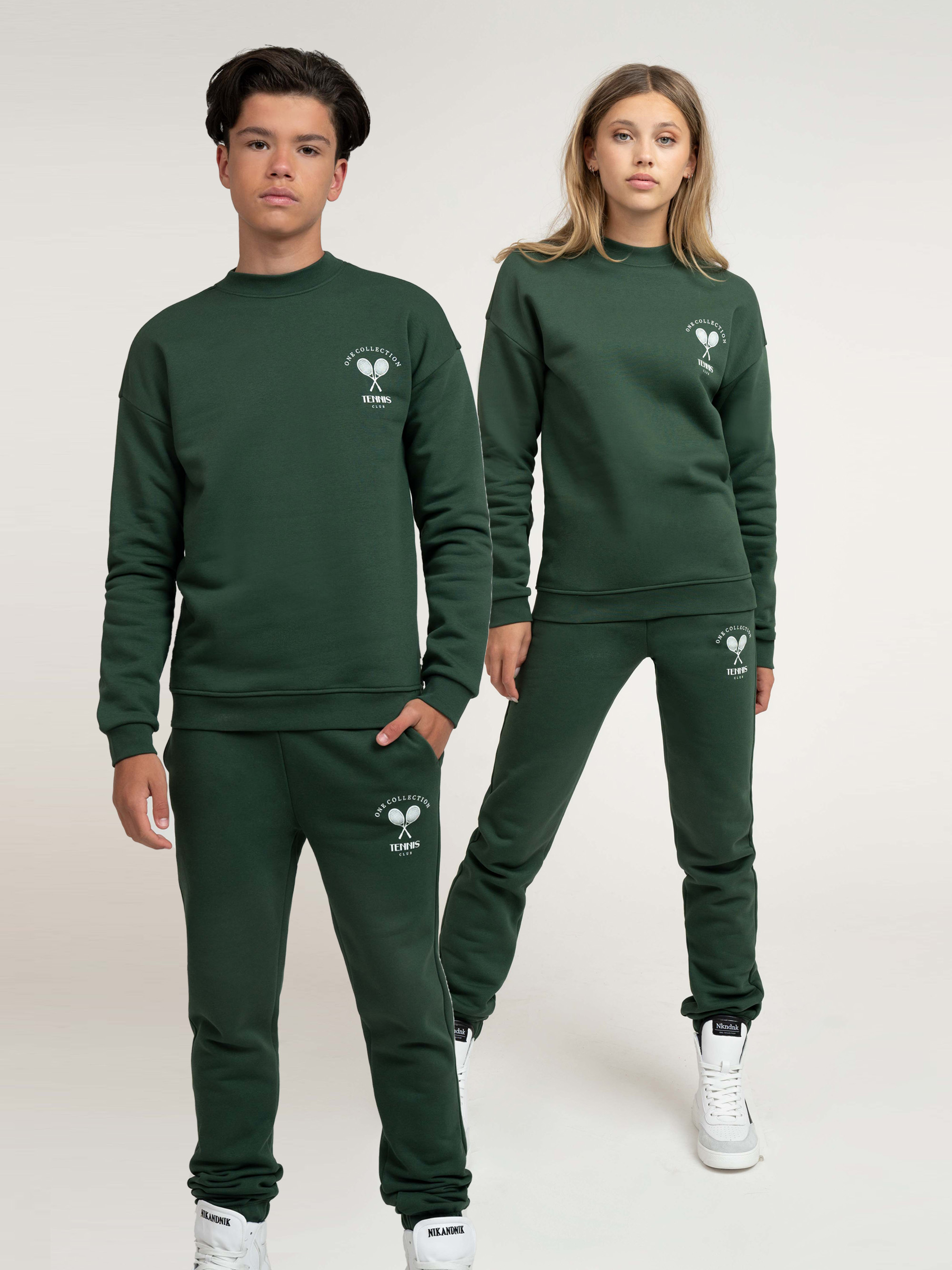 ONE Sweatpants with mid rise 