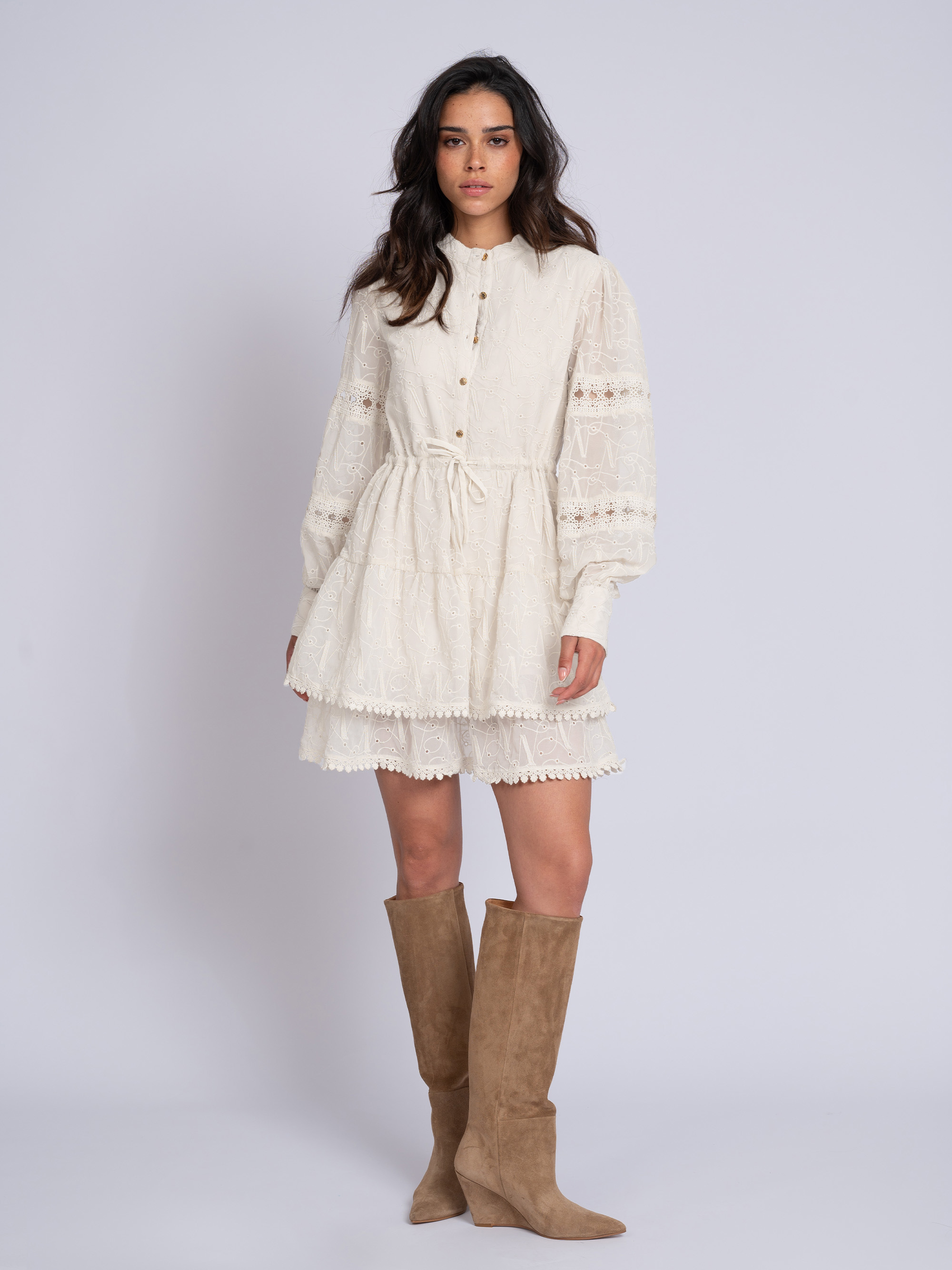 A-lijn jurk van broderie anglaise met cut-out details