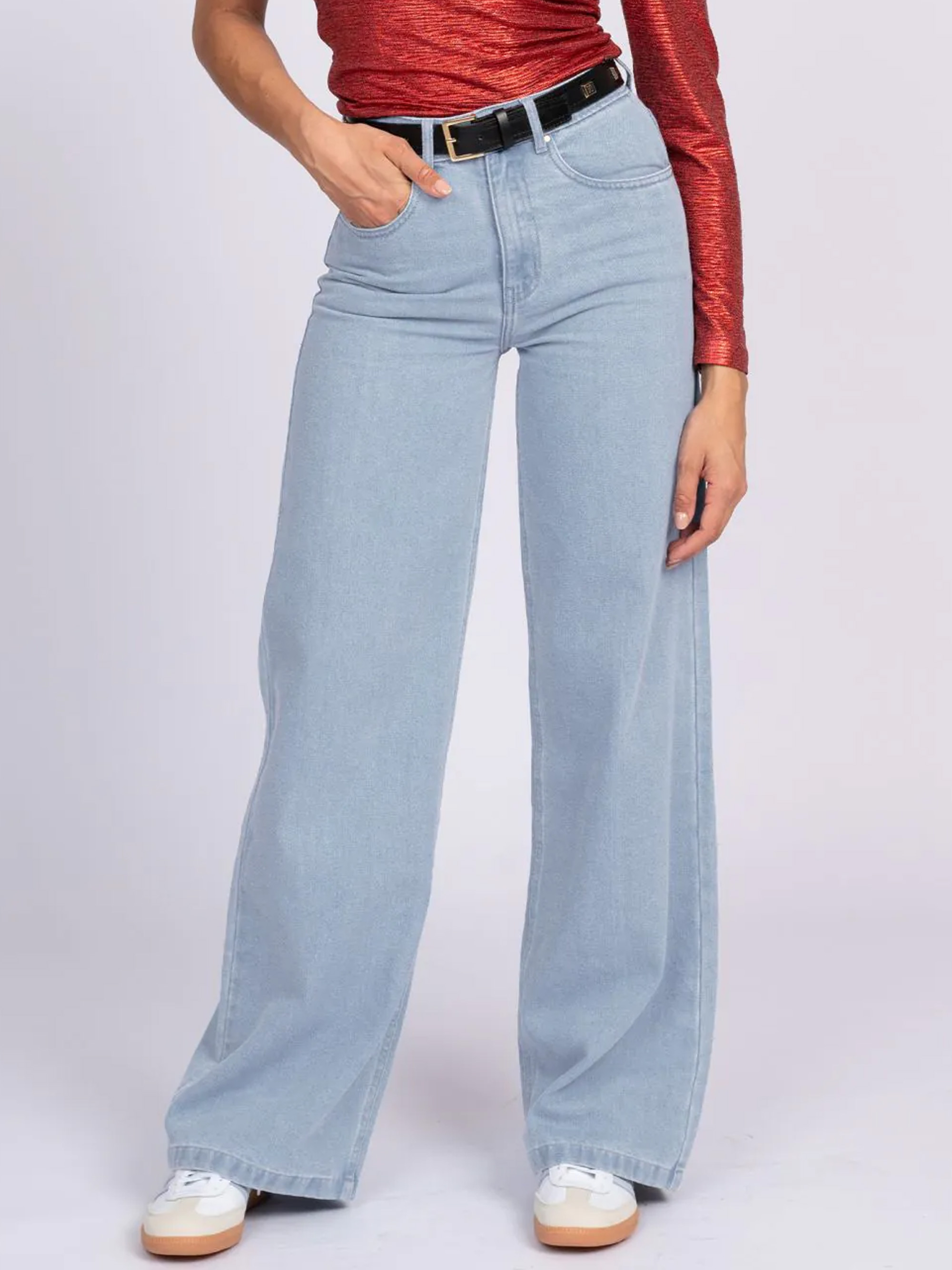 Wide leg jeans